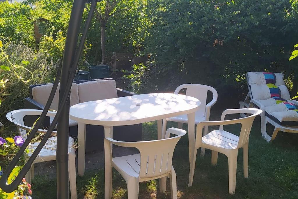 Gite Les Lilas La Genevraye Exterior foto